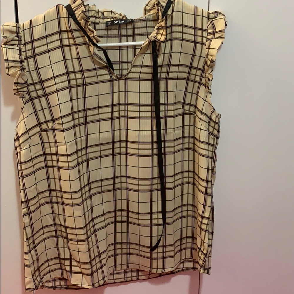sleeveless blouse